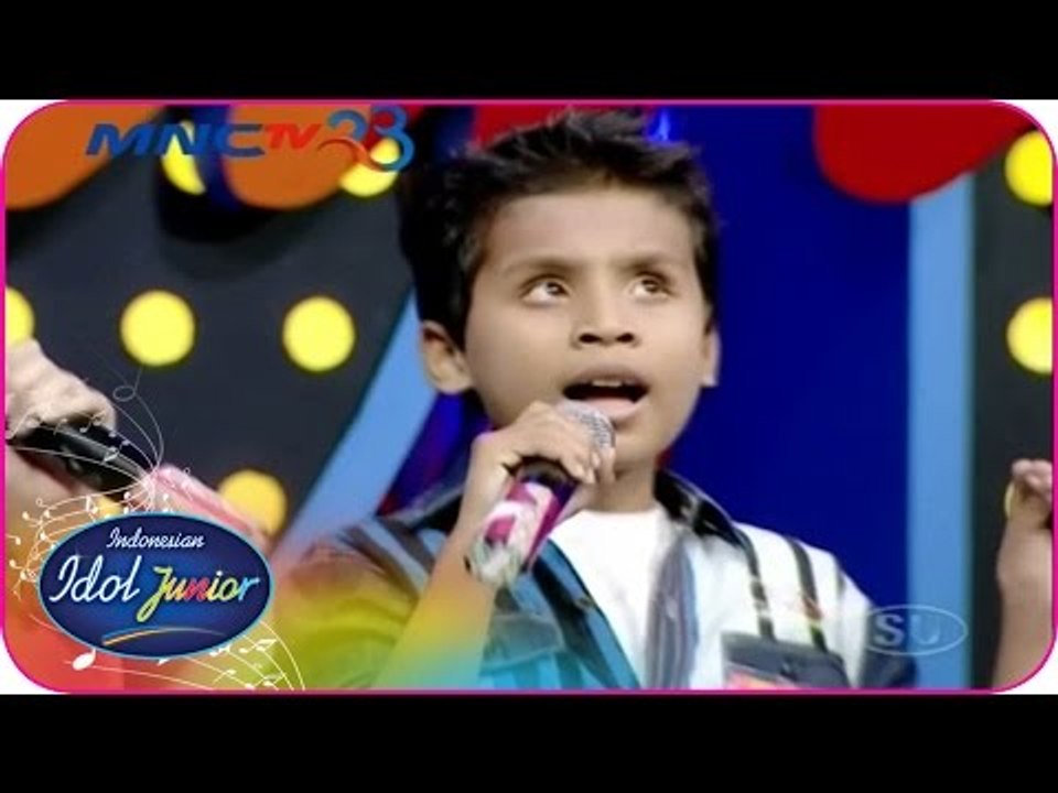 TOPER, CHAFID, DEBORAH & STEPHANIE - AW AW (SuperGirlies) - Elimination 1 - Indonesian Idol Junior