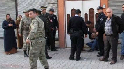 Şehidin Ağabeyi, Askerleri Görünce Çığlık Attı: Anneme Babama Haber Vermeyin