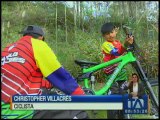 Niño ecuatoriano participa en competencias internacionales de bicicross