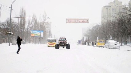 Toyota 4Runner бигфут на проспекте Победы 21.03.13