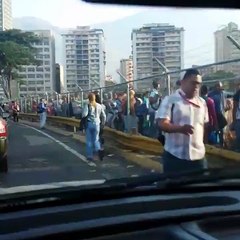 La gran cola que se vio en el Abasto Bicentenario de Plaza Venezuela