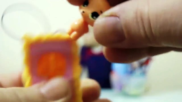 Spider Man Örümcek Adam Sürpriz Yumurta Oyun Hamuru - Spider Man Şirinler Party Animals Transformer