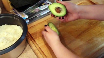 Как порезать авокадо How To Cut an avocado