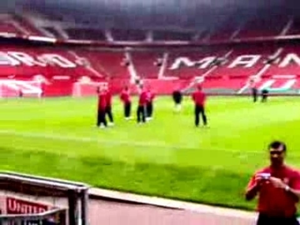 Arsenal youth b4 kick off at man utd