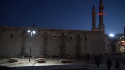 Sivas'ta Şüpheli Çanta Paniği