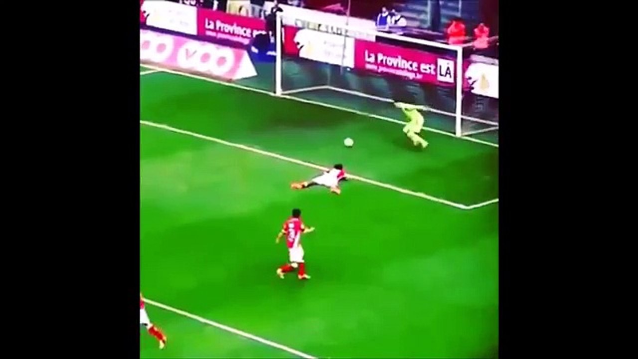 The Dumbest Football/Soccer Players Ever | Football Funny Moments and Fails Compilation (News World)