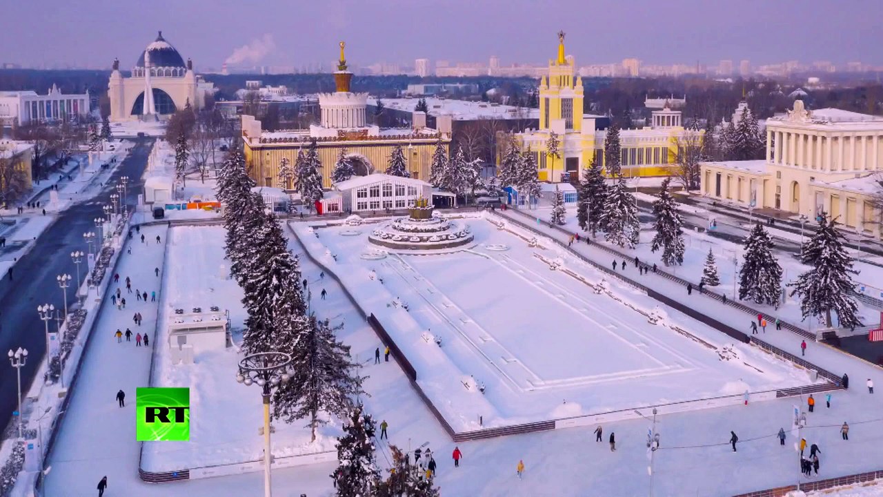 Un drone livre des images sublimes de la plus grande patinoire d’Europe