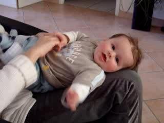 Séance chatouilles Loan fév06