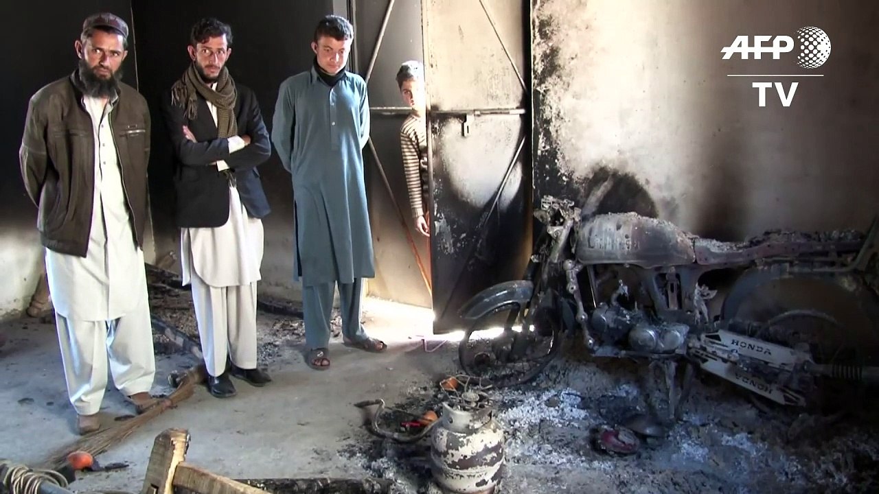 Gunmen kill nine Pakistan police in overnight attacks