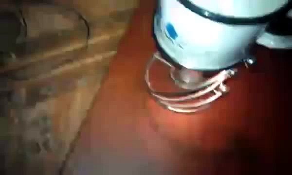 Как сделать дымовую шашку из расплавленного воска , сделать быстро дымовуху