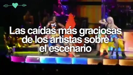 Las caídas más graciosas de los artistas sobre el escenario