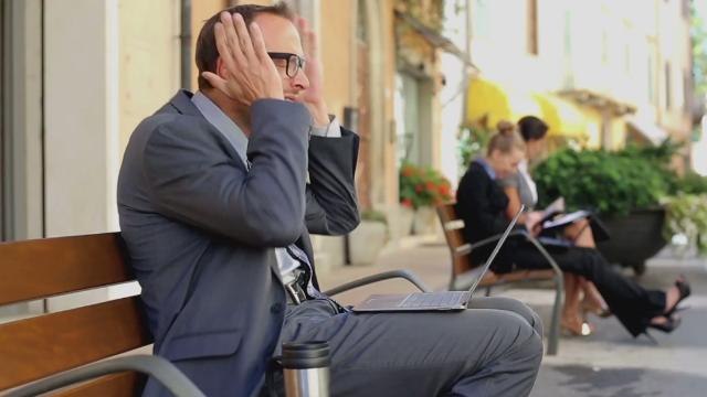 France making it illegal to check work emails outside of work hours