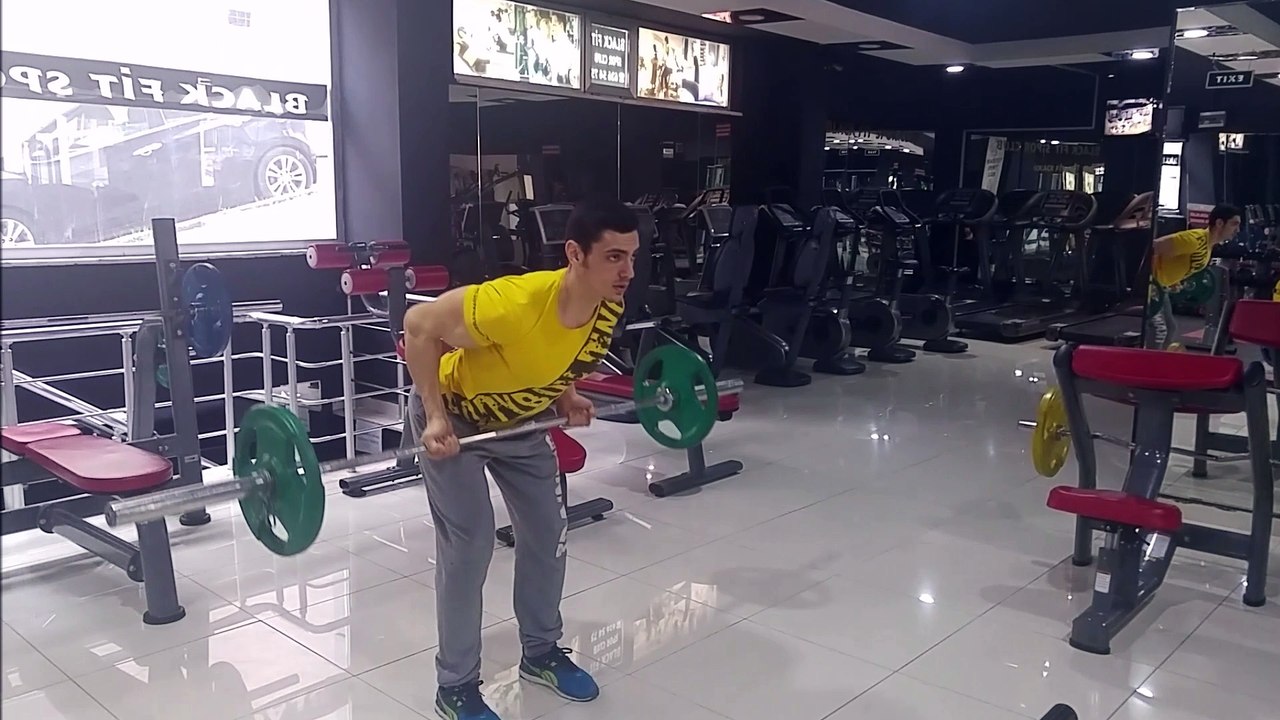 REVERSE GRIP BENT-OVER ROWS