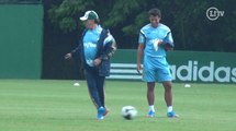 Marcelo Oliveira arrisca desafio do gol sem ângulo e dá passe 'à la R10' no Palmeiras
