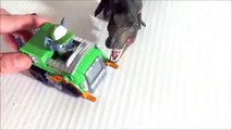 Vehiculo Camion de Reciclaje de Rocky Paw Patrol VS Dinosaurios T Rex