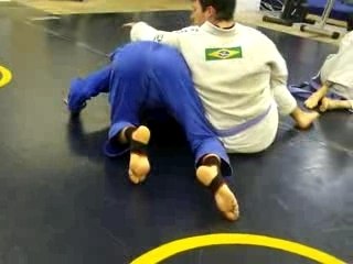 Biceps pressure to omoplata