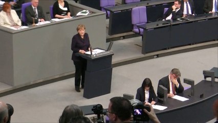 ميركل تدعو إلى حظر جوي لحماية المدنيين بسوريا