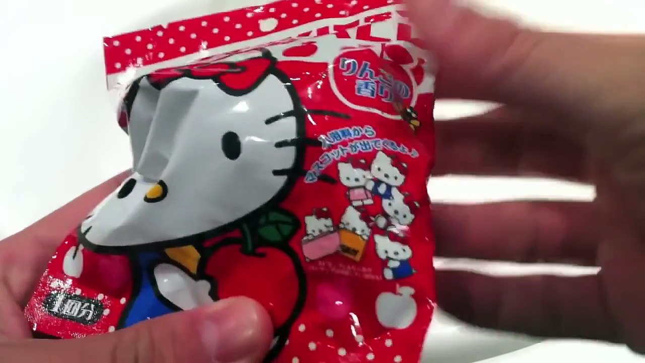 HELLO KITTY Bath Powder Ball ハローキティ バスボール 入浴剤