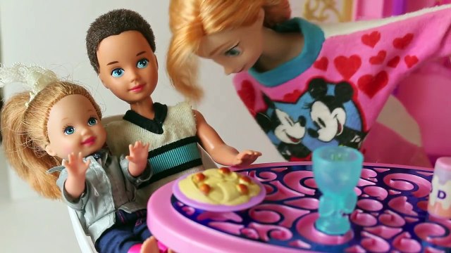 Disney Frozen DREAM Pregnant Anna Barbie Nightmare Kristoff Frozen Barbie Family Baby DisneyCarToys