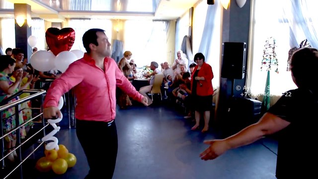 Красивый Чеченский танец в исполнений Черкеса и Чеченки