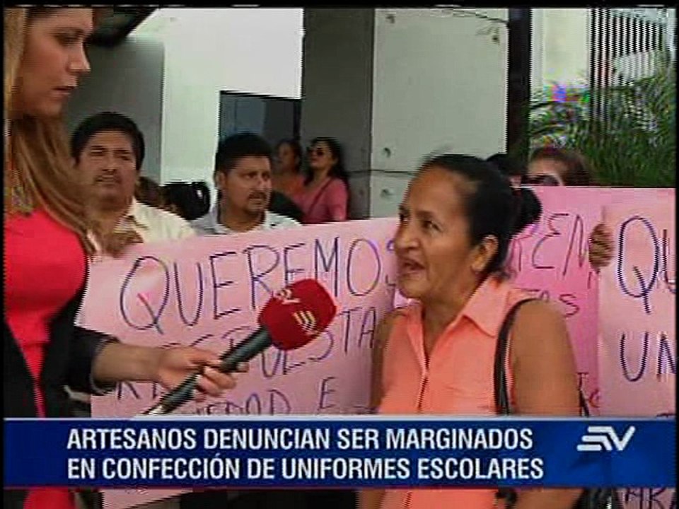 MÁS DE 100 ARTESANOS PROTAGONIZARON UNA PROTESTA