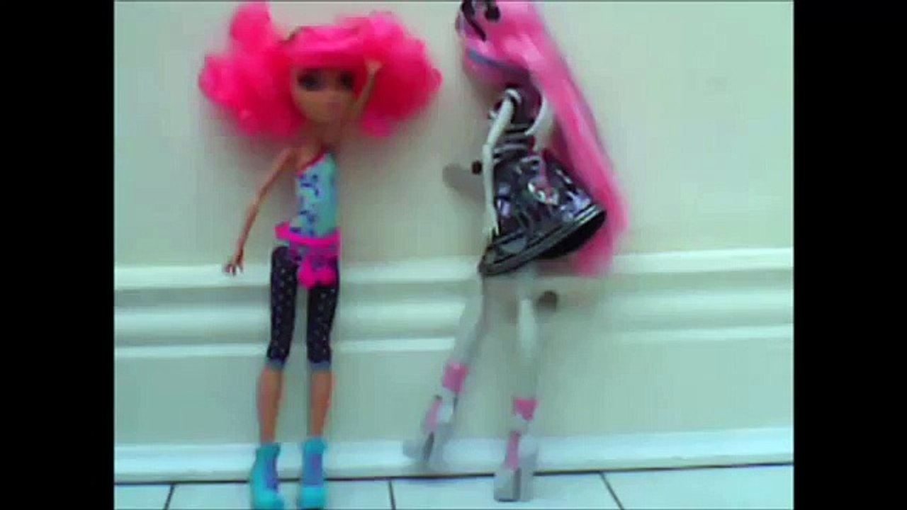 Gymnastic Video Monster High Star Dolls!!!!