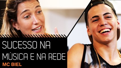 PRIMEIRO BEIJO, NUDES E FAMA COM BIEL