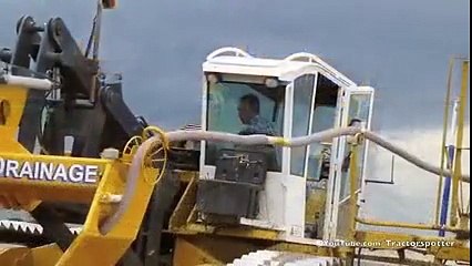 Utilajul care poartă numele de Van Damme! Vezi ce poate să facă!