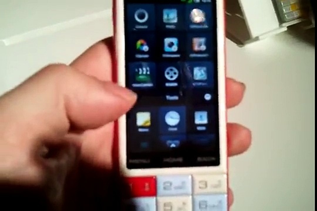 S-MAX：auの2012年春モデル「INFOBAR C01」を試す！