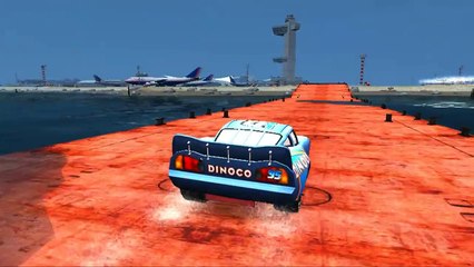 Spiderman et Woody de TOY STORY font une course avec les voitures CARS