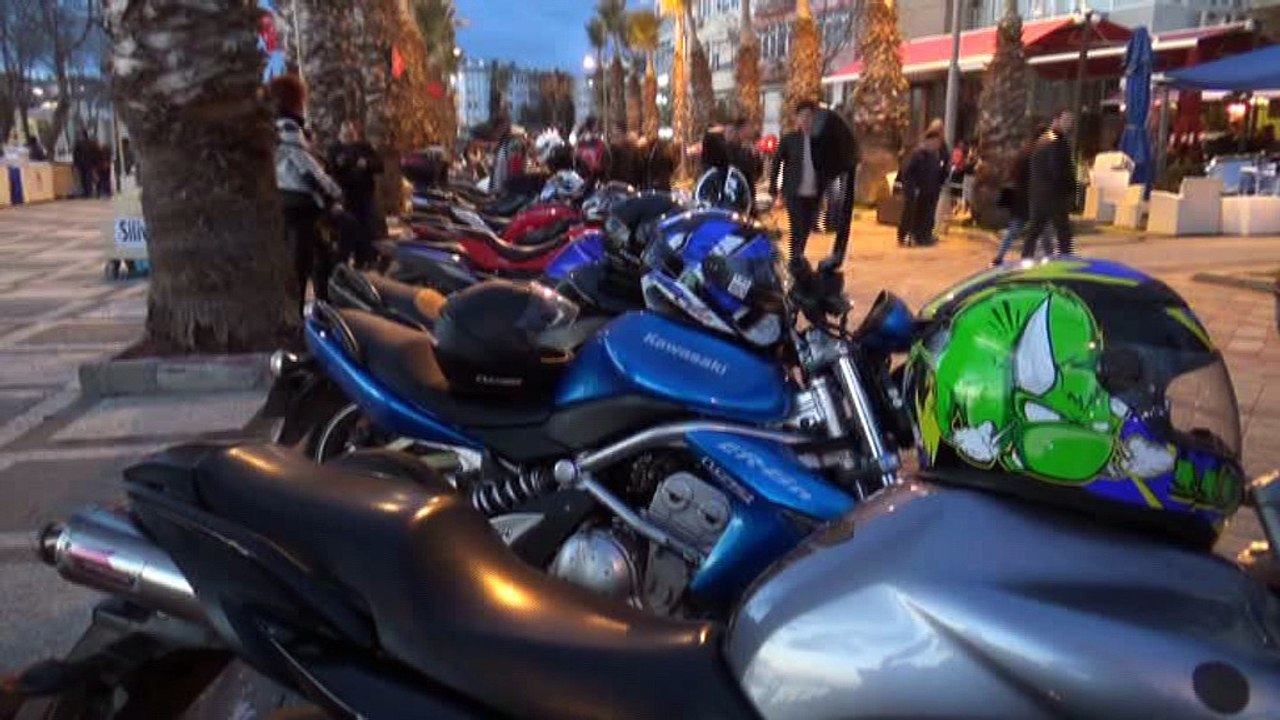 Böyle olur motorcunun evlilik teklifi