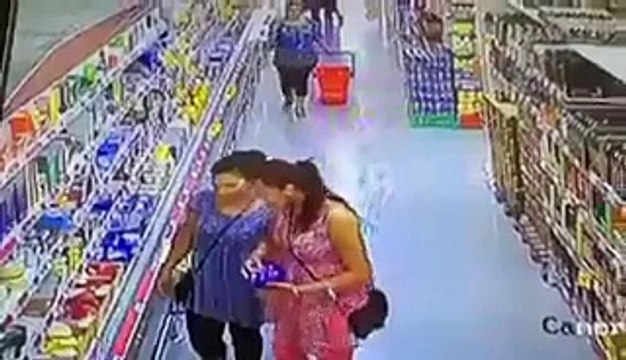 زوز بنات توانسة تشدو بالكمشة يسرقوا !!!!!