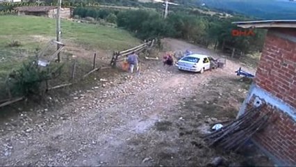 Kastamonu İki Ailenin Taşlı, Sopalı, Silahlı Kavgasına Kepçeli Müdahalenin Görüntüleri Güvenlik...