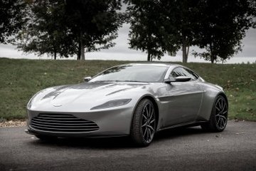 James Bond'un Arabası 2,4 Milyon Sterline Satıldı