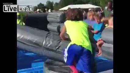 Funny video_ Kid Fails At Obstacle Course