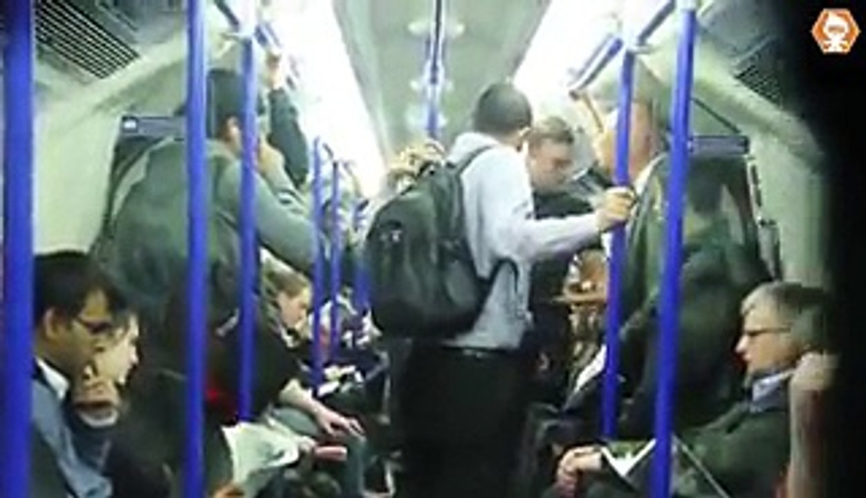 What a Brave Muslim Did When Beautiful Girl Harrased By A Man in Train