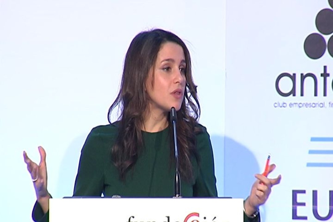 Arrimadas: "Si Rajoy tira la toalla, que deje trabajar"