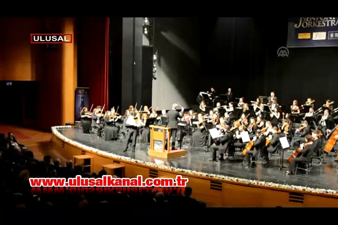 Ünlü keman virtüözü Roman Kim Bursa'da konser verdi