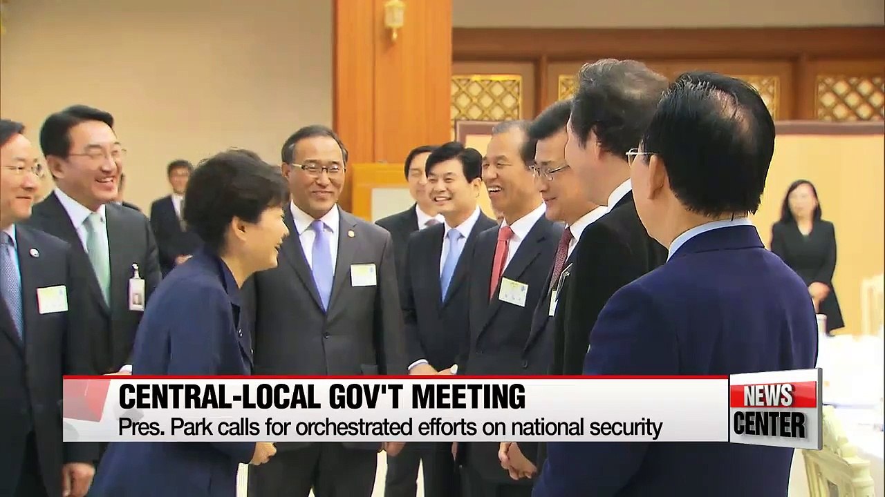 Pres. Park meets with local gov't heads on nat'l security and economy