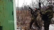 Ополченцы ДНР из подствольника по зеленке / Pro-Russians rebels shoot from grenade launchers