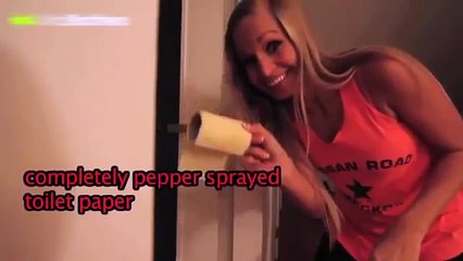 Tuvalet kağıdına biber gazı sıkılırsa çok komik