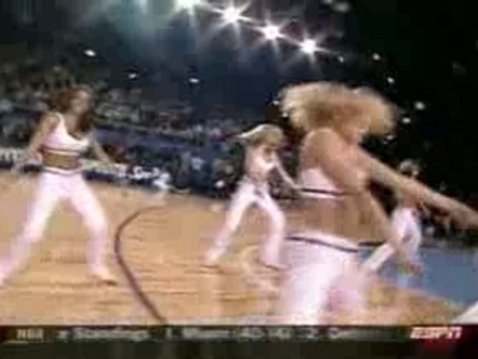 [NBA] All Star Weekend - 2005 - Ciara - 1,2 STEP Performance