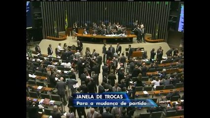 Congresso promulga PEC que abre janela para troca de partidos