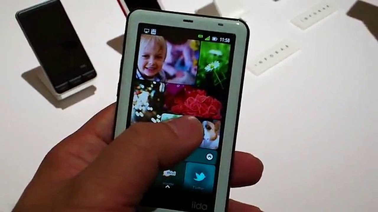 au iida INFOBAR A01 パネルUI