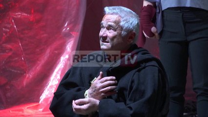 Report TV - “Kush e solli Doruntinën” në teatër Laert Vasili ‘ringjall’ besën e shqiptarit