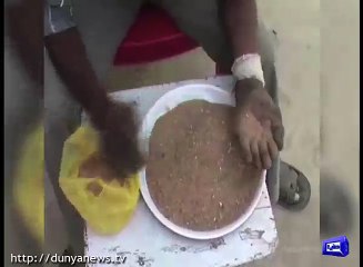 Man addicted to eat sand in India.