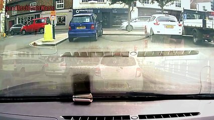 UK CAR CRASHES & BAD DRIVERS / UNITED KINGDOM CAR CRASHES / ROAD RAGE