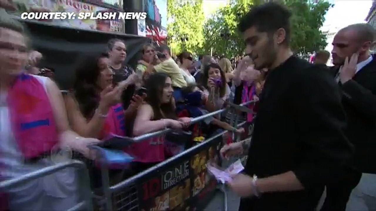 Zayn Malik Solo LIVE Performance 'Pillowtalk'