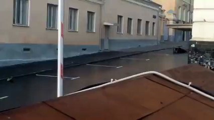 Louco tenta dar salto com um BMW X5 e vejam o resultado!