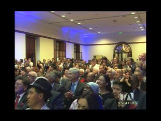 Exrector de la Universidad Andina recibe reconocimiento